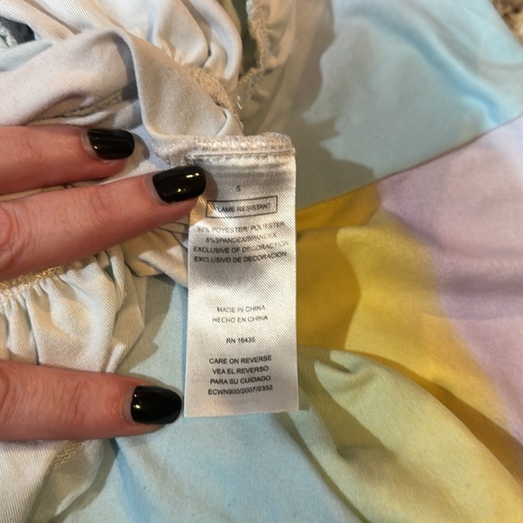 Great condition little girls size 5 unicorn nightgown - Picture 5 of 6